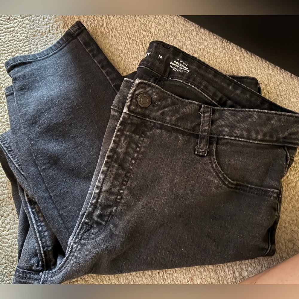Old Navy Black Women's Rockstar super skinny Jeans size 14